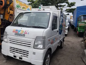 Suzuki APV Minibus 2001 White