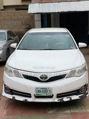 Toyota Camry Hybrid LE 2012 White