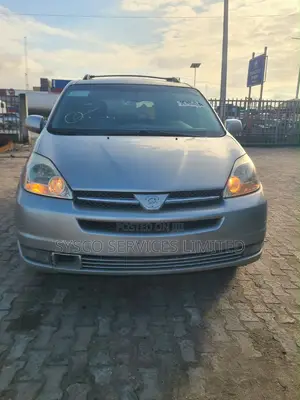 Toyota Sienna 2006 Gold