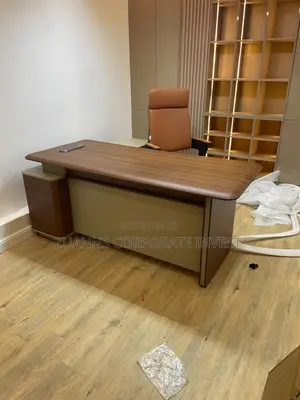 Modern Executive L-Shaped Office Desk/ Brown