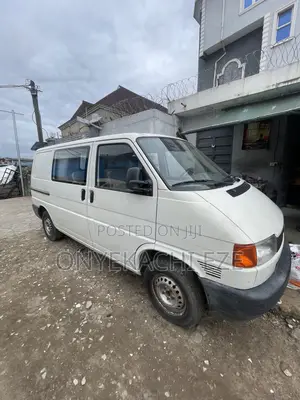 Volkswagen Transporter 2004 White