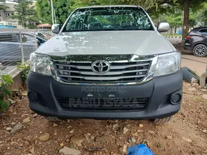 Toyota Hilux 2009 White
