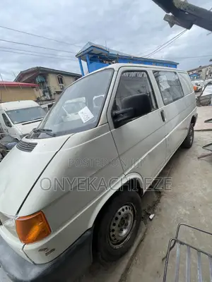 Volkswagen Transporter 2004 White