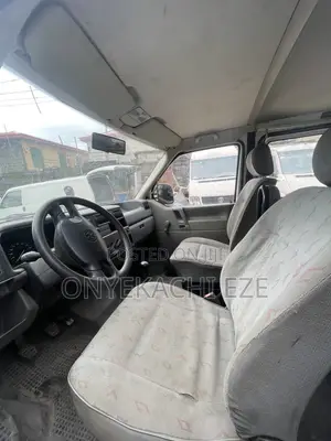 Volkswagen Transporter 2004 White