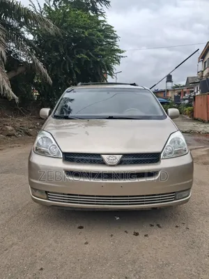 Toyota Sienna 2004 Gold