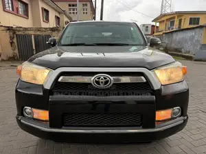 Toyota 4-Runner Limited 4WD 2010 Black