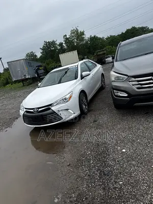 Toyota Camry XLE 4dr Sedan (2.5L 4cyl 6A) 2016 White
