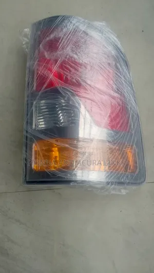 Set/Pair of Rear Light Honda Ridgeline 06 --09