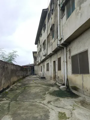 11bdrm Block of Flats in Okeoriya, Jumofak for sale