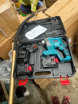 Bosch Cordless Concrete Vibrator Machine