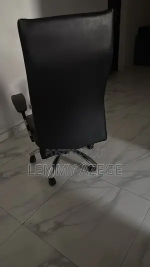 Swivel Office Chair