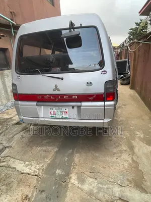 Mitsubishi L300 2001 Silver