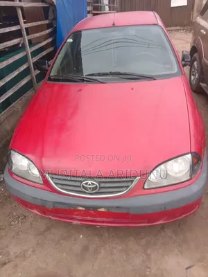 Toyota Avensis 2001 Red