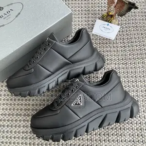 Prada Black Leather Chunky Sneakers – 2EG452