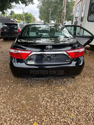 Toyota Camry 2016 Black