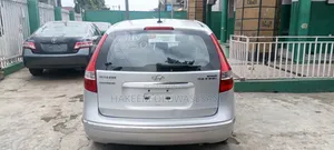 Hyundai Elantra 2011 Silver