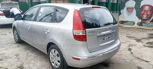 Hyundai Elantra 2011 Silver