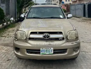 Toyota Sequoia Limited 4dr SUV (4.7L 8cyl 5A) 2007 Gold