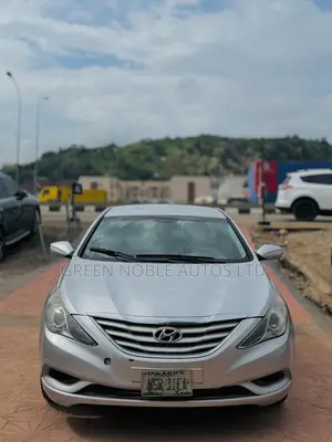 Hyundai Sonata GLS Sedan FWD (2.4L 4cyl 6A) 2013 Silver