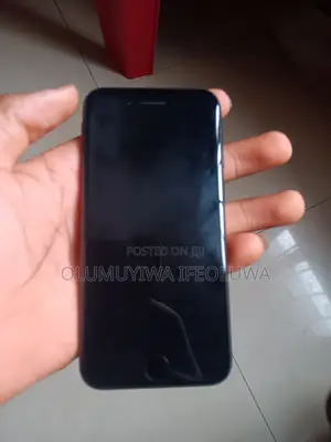 Apple iPhone 7 32 GB Black
