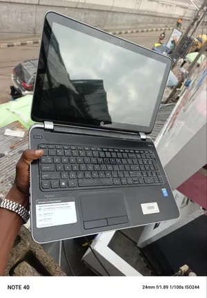 Laptop HP 15-fd0290ns 8GB Intel Core i5 SSD 256GB