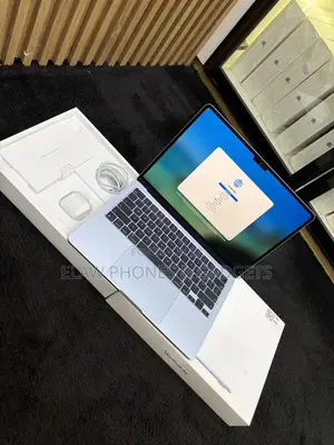 Laptop Apple MacBook Air 2026 M5 16GB Apple M5 SSD 512GB