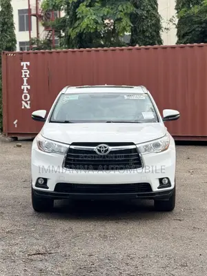 Toyota Highlander XLE V6 4x2 (3.5L 6cyl 6A) 2016 White