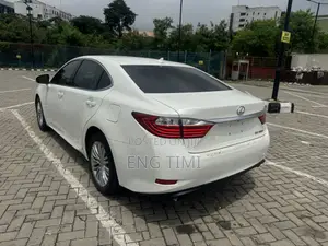 Lexus ES 2013 White