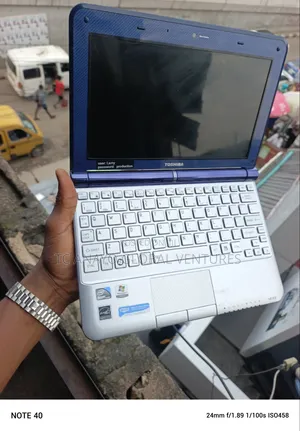 Laptop Toshiba NB300 2GB Intel Atom HDD 160GB