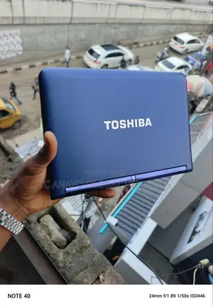 Laptop Toshiba NB300 2GB Intel Atom HDD 160GB
