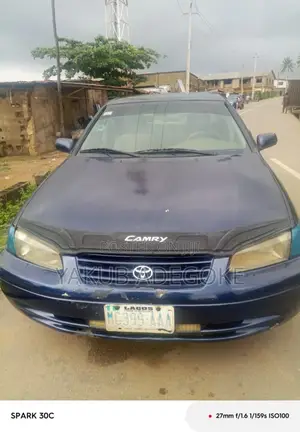 Toyota Camry 2000 Blue