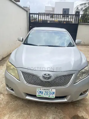 Toyota Camry 2011 Silver