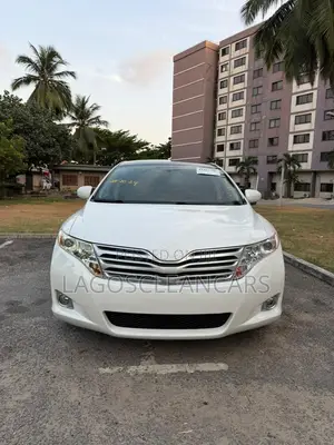 Toyota Venza AWD 2010 Off white