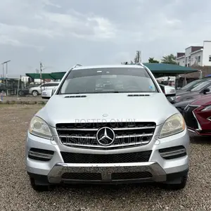 Mercedes-Benz M Class ML350 4MATIC 4dr SUV AWD (3.5L 6cyl 7A) 2014 Silver