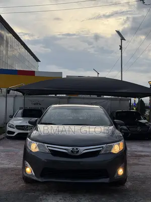 Toyota Camry XLE 4dr Sedan (2.5L 4cyl 6A) 2013 Gray