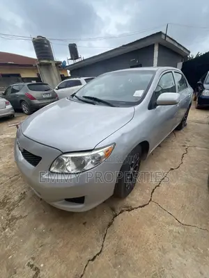 Toyota Corolla LE 4dr Sedan (1.8L 4cyl 4A) 2010 Silver