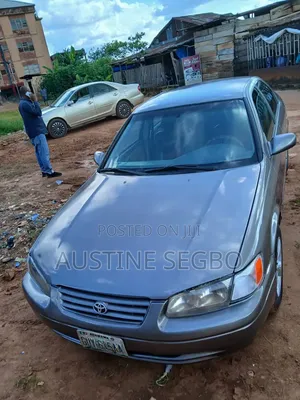 Toyota Camry 2000 Gray
