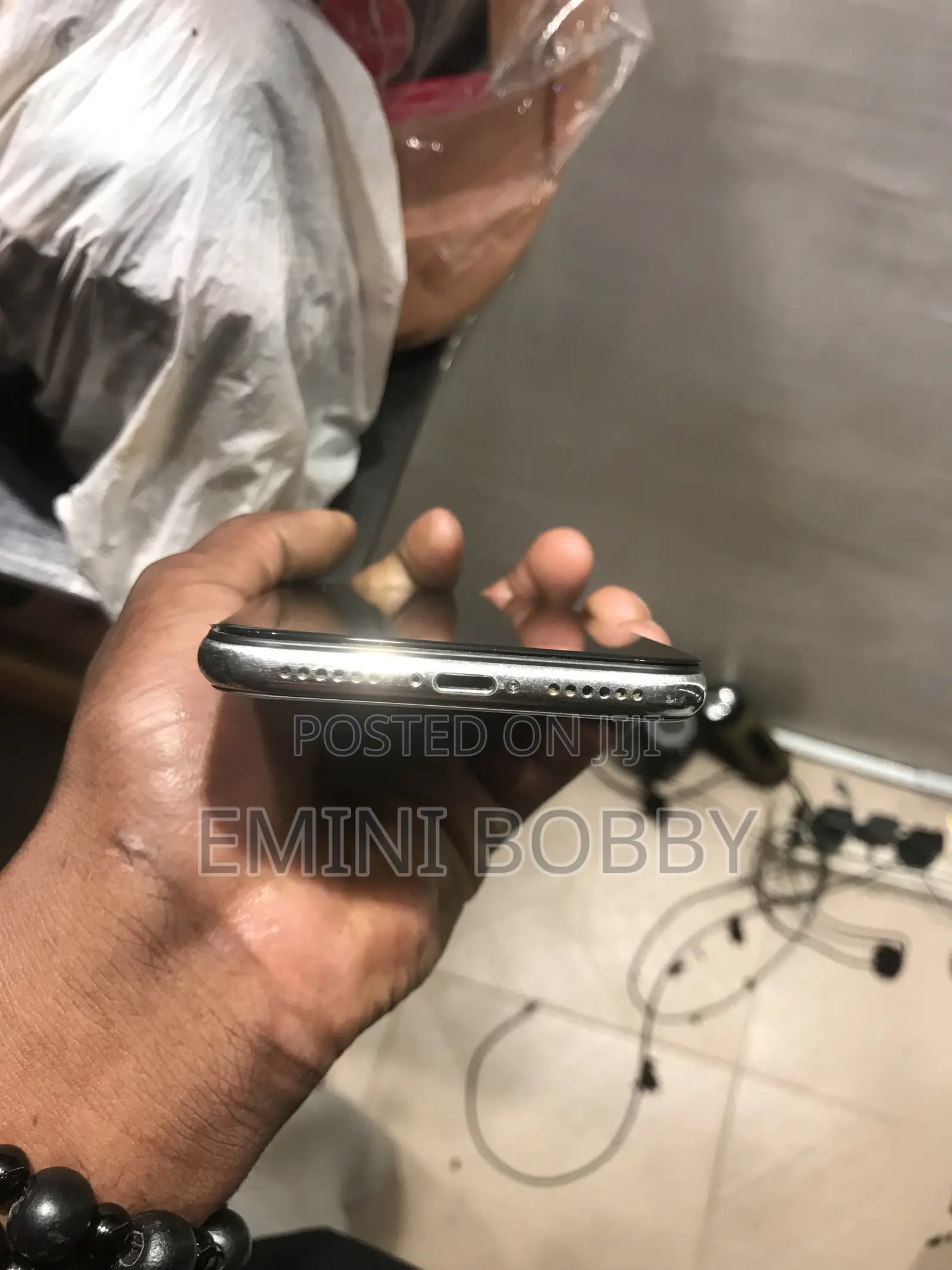 Apple iPhone X 64 GB White