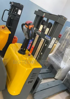Appears to Be a 2-Ton Full Electric Pallet Stacker Designed for Indoor