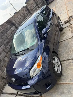 Scion xD Base 2009 Blue