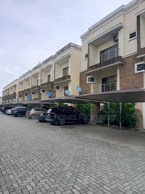 4bdrm Duplex in Off Admiralty Way, Lekki Phase 1 for rent
