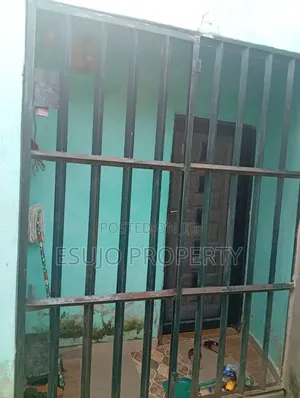 Furnished 5bdrm House in John Linus Road, Uyo for sale