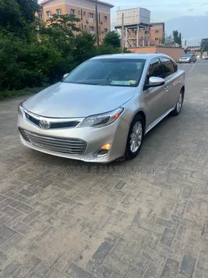 Toyota Avalon Limited 4dr Sedan (3.5L 6cyl 6A) 2014 Silver