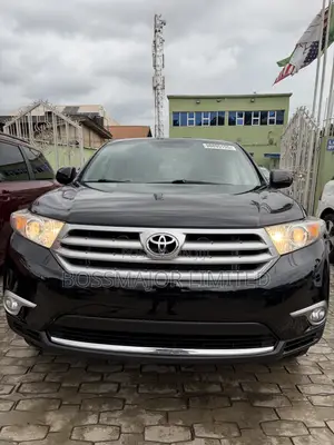 Toyota Highlander SE 2012 Black