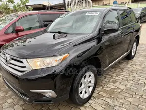Toyota Highlander SE 2012 Black