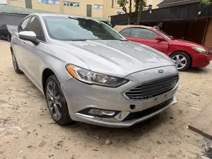 Ford Fusion SE FWD 2017 Silver