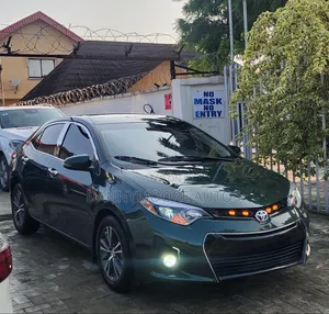 Toyota Corolla 2017 Green