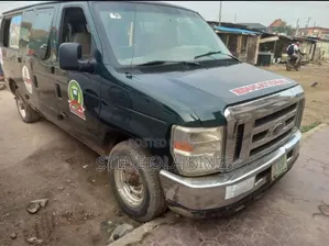 Ford E350 2008 Green