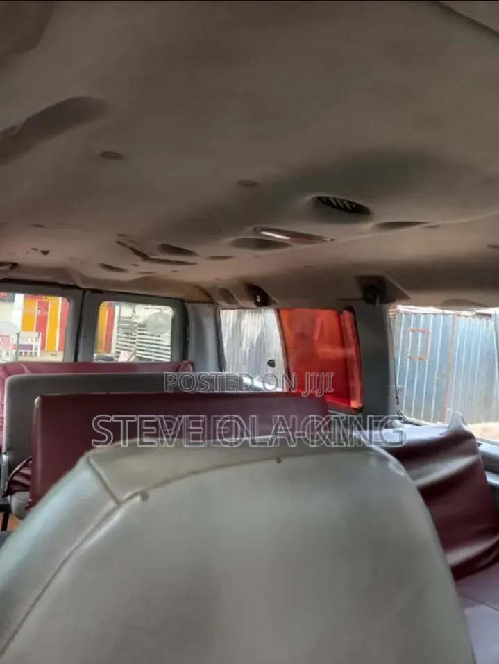 Ford E350 2008 Green