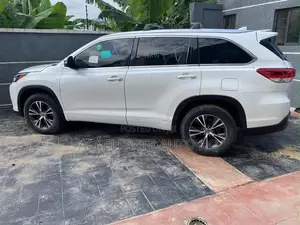Toyota Highlander XLE V6 4x4 (3.5L 6cyl 6A) 2016 White